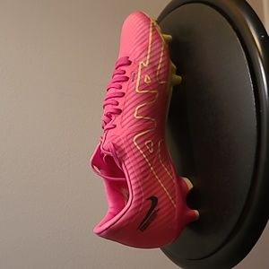 Women's pink mercurial nike soccer cleats in size 9 US